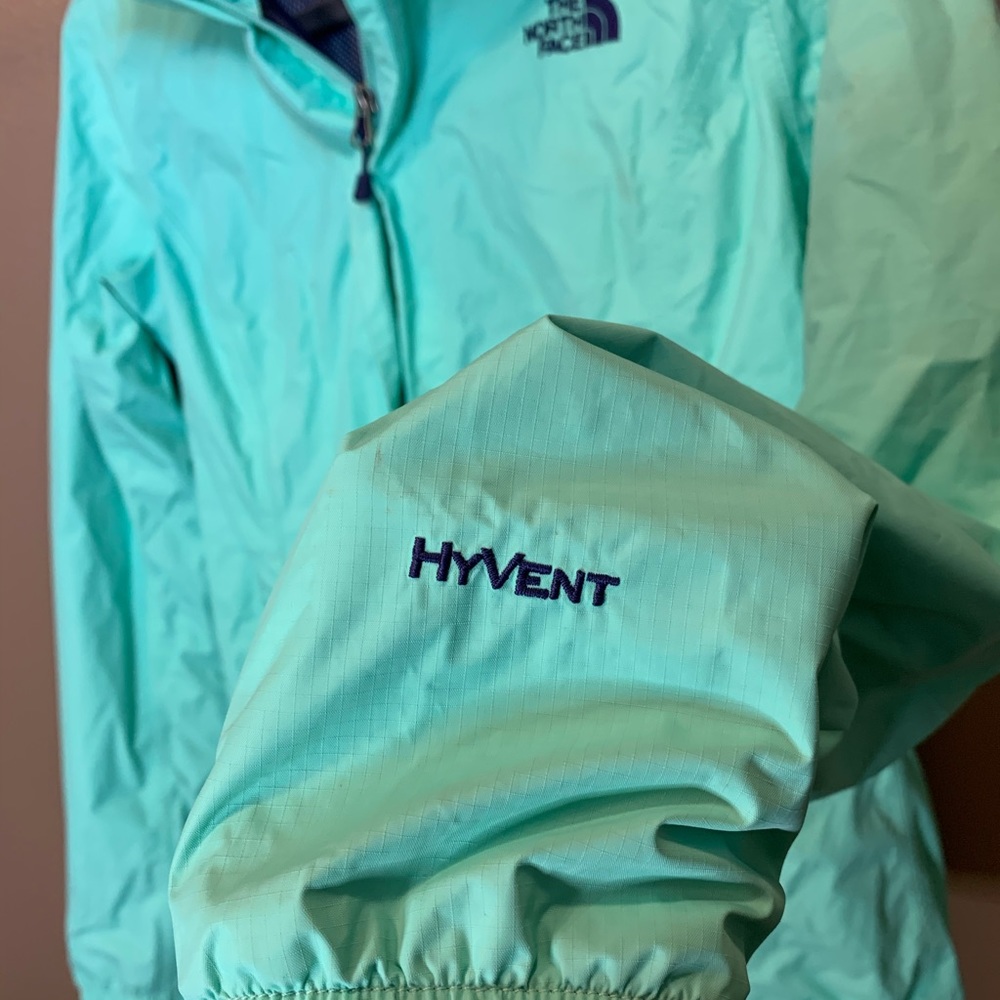 North Face Hyvent Windbreaker - Picture 8 of 11
